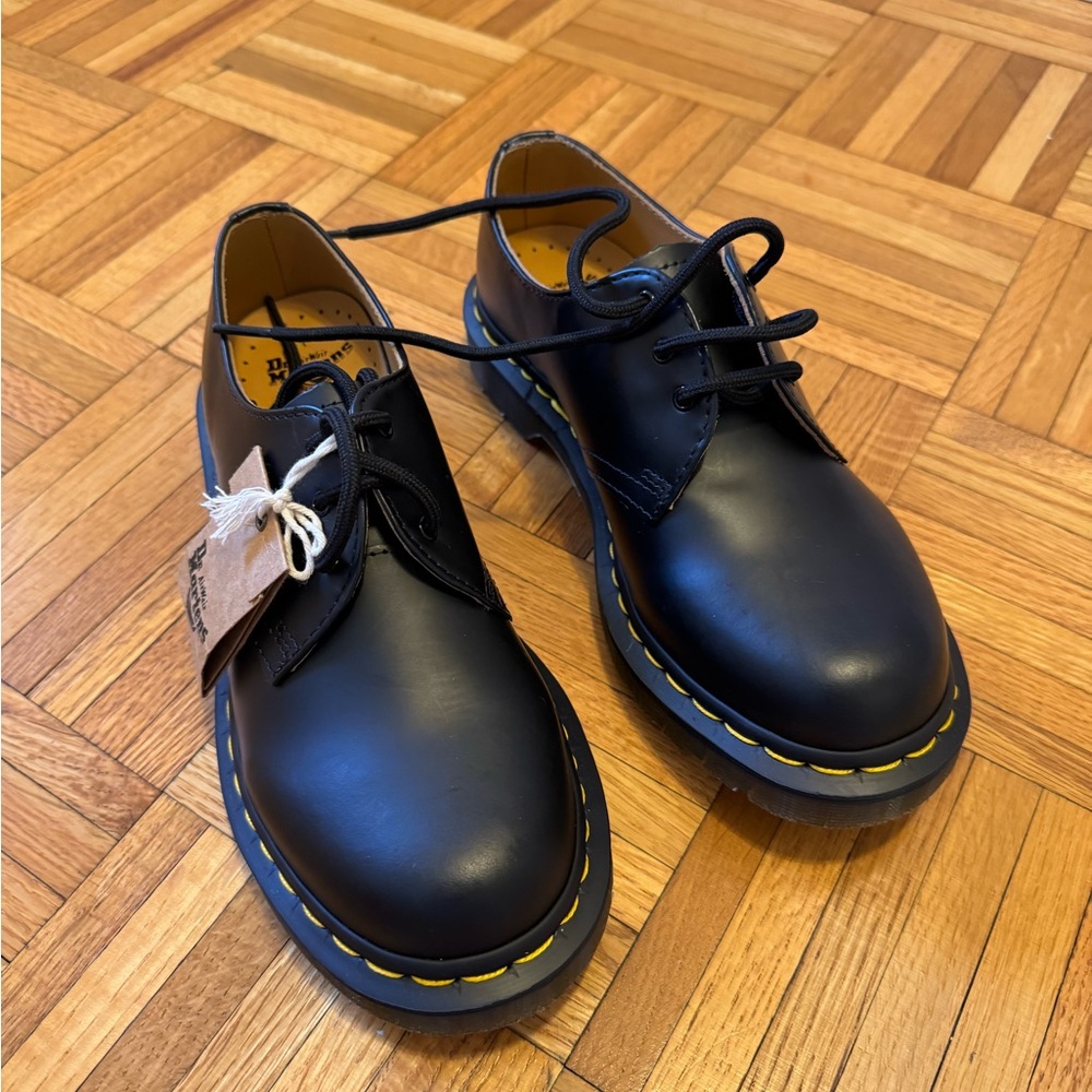 NWT Doc Martin 1461 WOMEN'S SMOOTH LEATHER OXFORD SHOES with Yellow Stitching